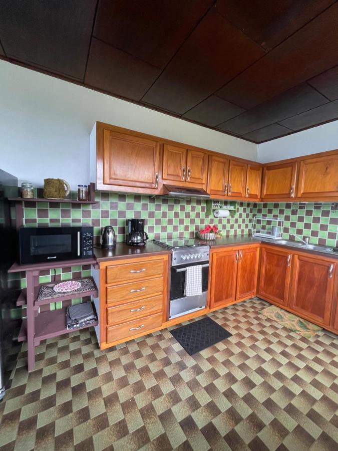 Pk 35 Villa Apomaoro Bagian luar foto
